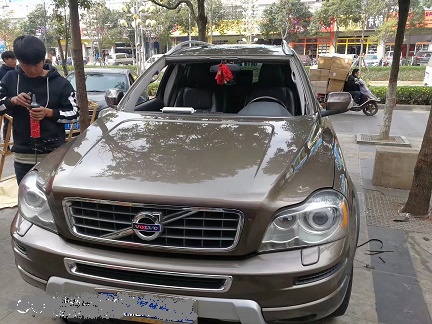 沃尔沃XC60前挡玻璃安装