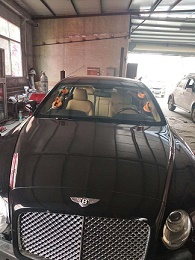 换汽车玻璃去哪里  深圳汽车前挡风玻璃更换