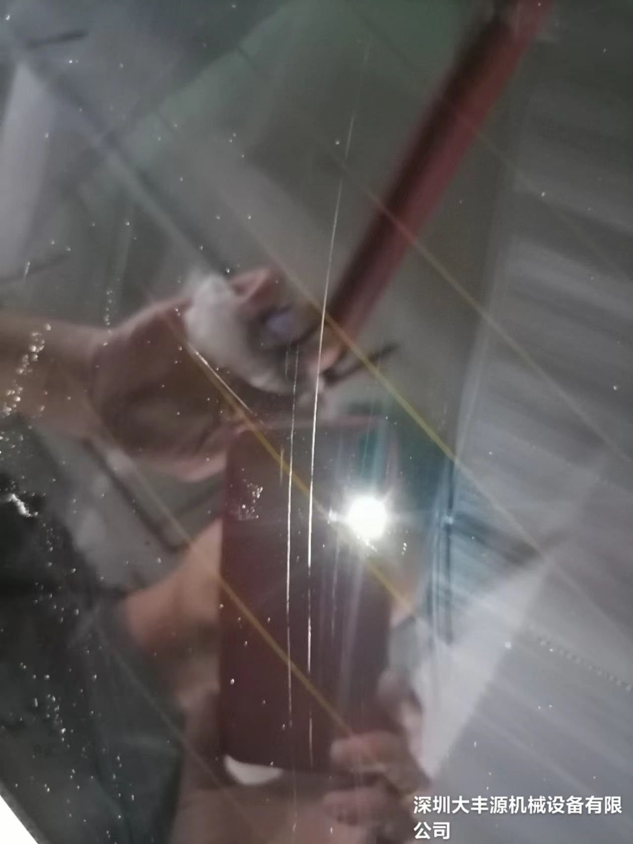 汽车前挡玻璃划痕可以修复吗？
